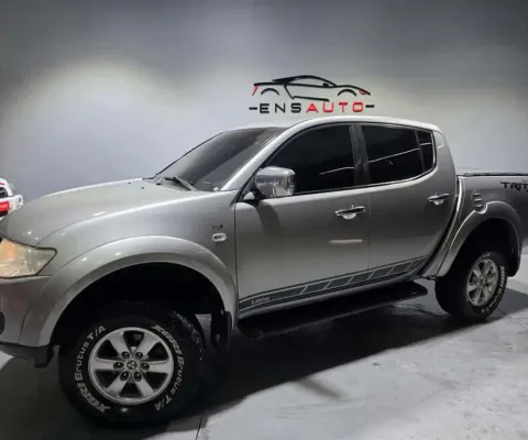 Mitsubishi L200 triton 2013 3.5 hpe 4x4 cd v6 24v flex 4p automático