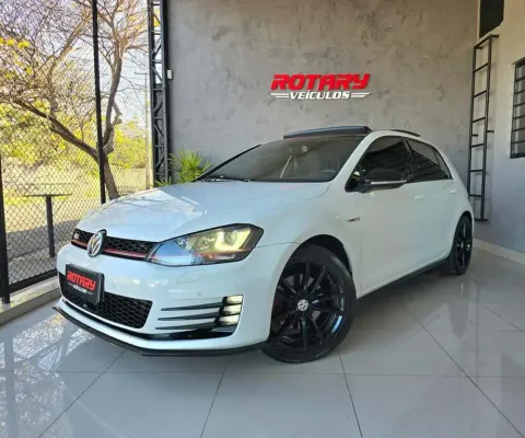 VOLKSWAGEN GOLF GTI AD 2015