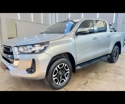 Toyota Hilux CD SRV 4x4 2.8 TDI Diesel Aut.  - Prata - 2023/2024