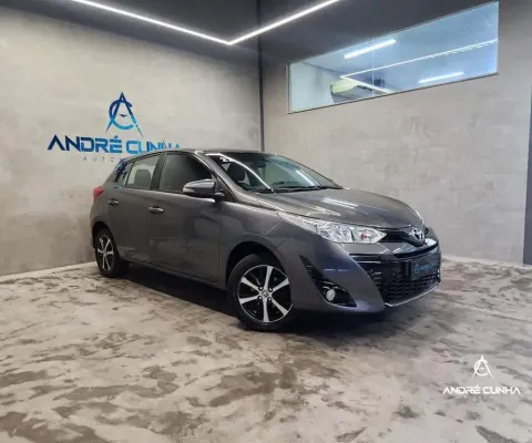 Toyota Yaris XS Connect 1.5 Flex 16V 5p Aut.  - Cinza - 2021/2022