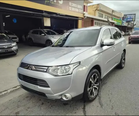 Mitsubishi Outlander Gasolina Automático