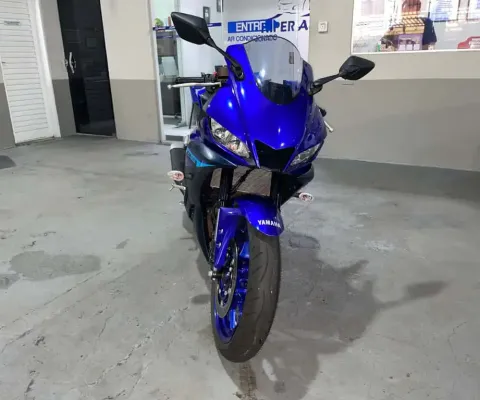 YAMAHA YZF R-3 321/ABS