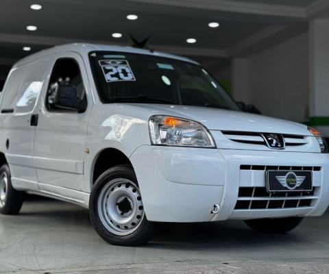 Peugeot Partner 1.6 Flex Furgão Ar e Direção Baixo Km Financia e Troca