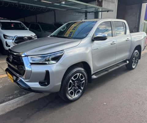 TOYOTA HILUX 2.8 D-4D TURBO DIESEL CD SRX LIMITED 4X4 AUTOMÁTICO