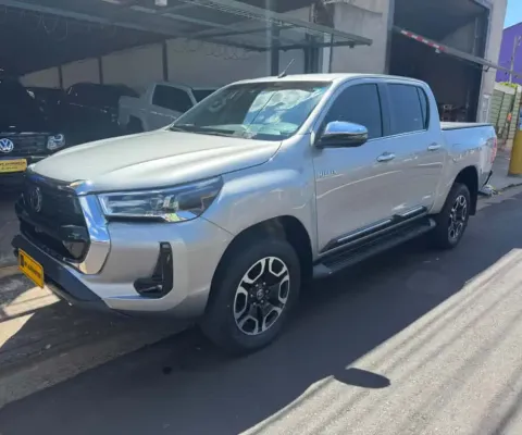 Toyota hilux 2.8 d-4d turbo diesel cd srx 4x4 automático