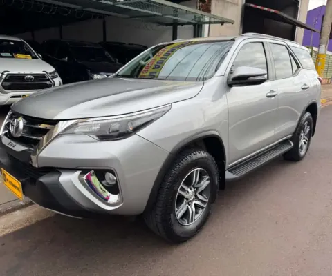 TOYOTA HILUX SW4 2.7 SR 7 LUGARES 4X2 16V FLEX 4P AUTOMÁTICO