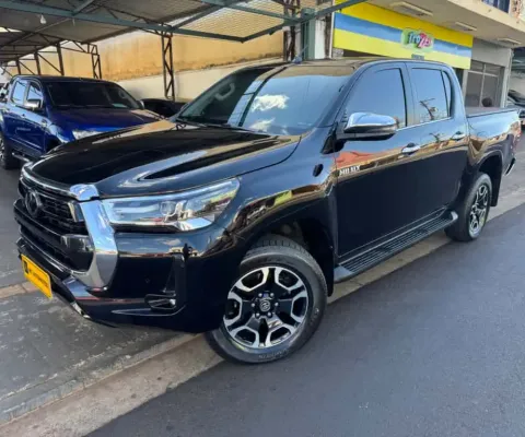 TOYOTA HILUX 2.8 D-4D TURBO DIESEL CD SRX 4X4 AUTOMÁTICO