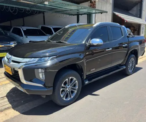 MITSUBISHI L200 TRITON 2.4 16V TURBO DIESEL SPORT HPE-S CD 4P 4X4 AUTOMÁTICO