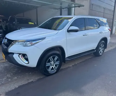 Toyota hilux sw4 2.7 srv 7 lugares 4x2 16v flex 4p automático