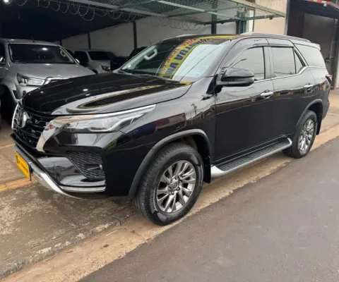 Toyota hilux sw4 2.8 d-4d turbo diesel srx 7l 4x4 automático