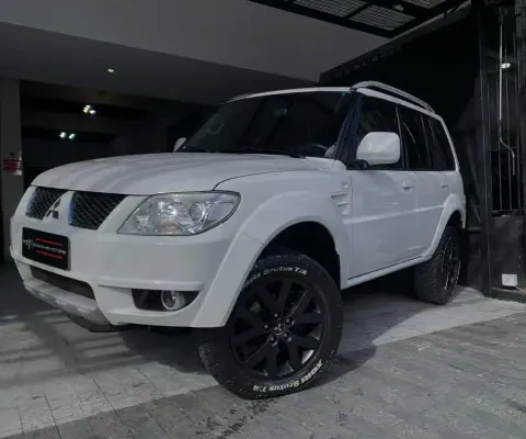 Mitsubishi Pajero TR4 2.0 4x4 Flex Aut.