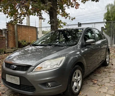 Ford Focus GLX 2.0 - único dono / com histórico de manutenção