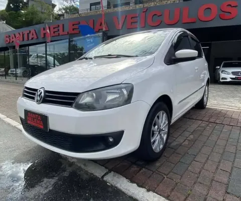 Volkswagen Fox W/ 1.0 GII - Branca - 2012/2013