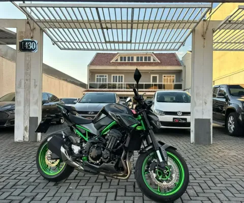 KAWAZAKI Z900