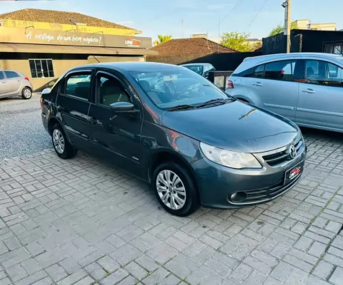 VW - VolksWagen VOYAGE 1.0/1.0 City Mi Total Flex 8V 4p 2013 Flex