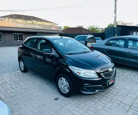 GM - Chevrolet ONIX HATCH LT 1.0 8V FlexPower 5p Mec. 2013 Flex