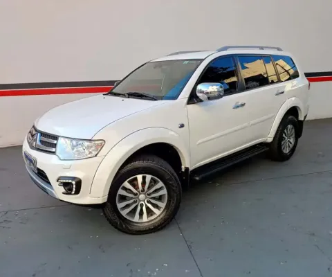 Pajero HPE 3.2 4x4 T.I. Dies. 5p Aut.