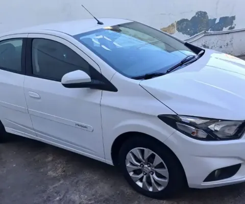 Prisma Lt 1.4 2017 automático GNV 