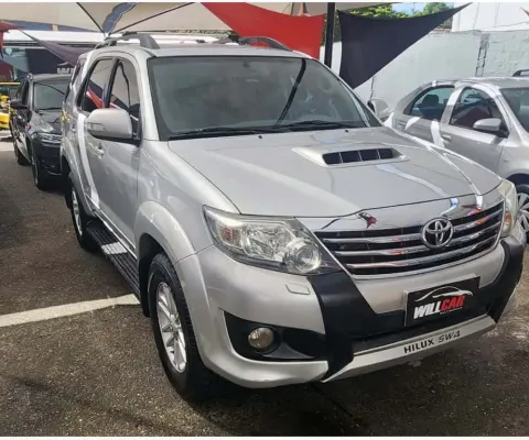 Toyota Hilux SW4 SRV D4-D 4x4 3.0 TDI Dies. Aut