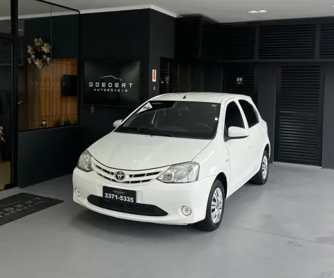 TOYOTA ETIOS X 1.3 2014 COM BAIXO KM EM ÓTIMO ESTADO DE CONSERVAÇÃO!