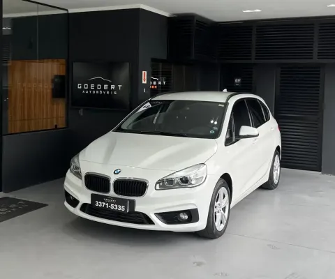 Bmw 220i activeflex 2.0 2018 com baixa km e em ótimo estado de conservação!