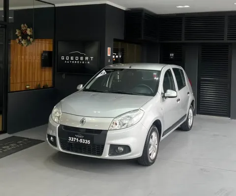 RENAULT SANDERO EXPRESSION 1.6 2013 COM BAIXA KM EM ÓTIMO ESTADO!