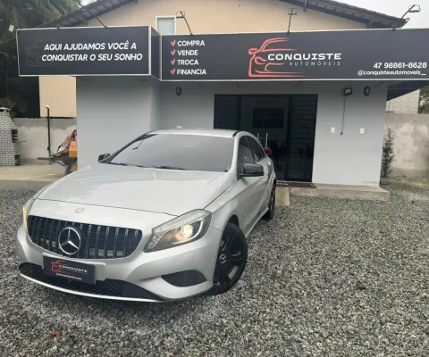 MERCEDES BENZ A200 1.6 TURBO ANO 2014