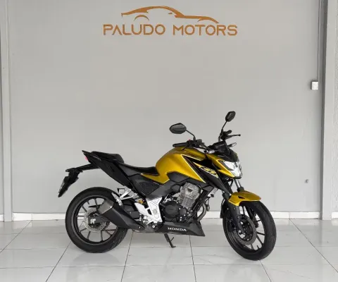 Moto em perfeito estado de conservação 