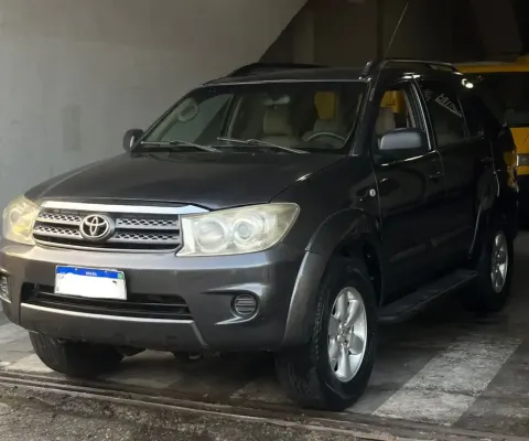 Toyota Hilux SW4 SR 2.7 4x2