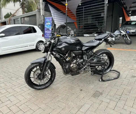 Yamaha MT-07 2018 – Naked com DNA esportivo