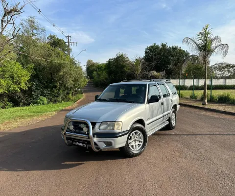 • Chevrolet Blazer 2.2 