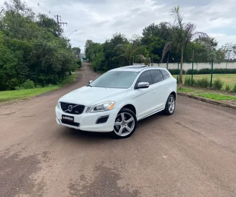 ° Volvo XC-60 R-design 3.0 Aut AWD  304cv °