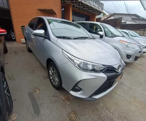 TOYOTA Yaris Sedan 1.5 16V 4P FLEX XS MULTIDRIVE AUTOMÁTICO CVT