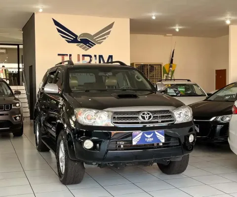 TOYOTA HILUX SW4 SW4 SRV D4-D 4x4 3.0 TDI Dies. Aut