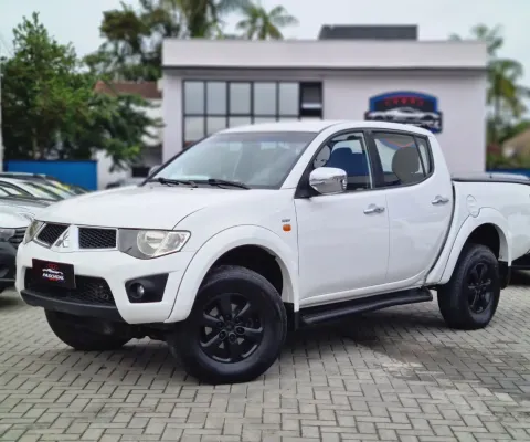 • Mitsubishi L200 Triton HPE CD 3.5 V6 Flex 2012