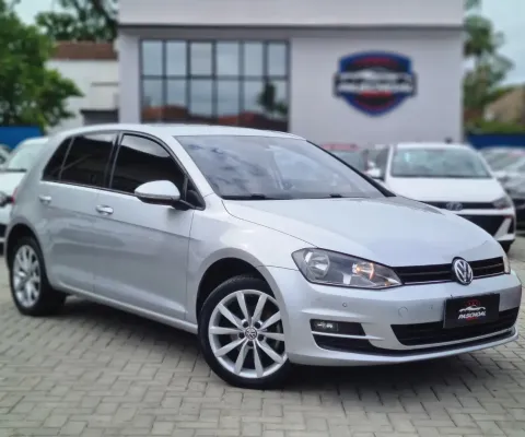 • Volkswagen Golf Comfortline 1.4 TSI 2014