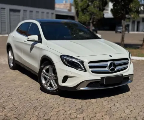MERCEDES-BENZ GLA200 2015