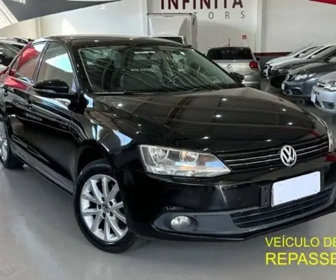 VOLKSWAGEN Jetta 2.0 4P FLEX CONFORTLINE AUTOMÁTICO