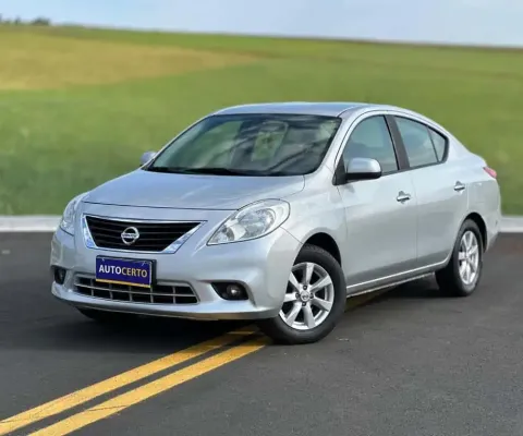 Nissan Versa 16 SL FLEX - Prata - 2013/2014