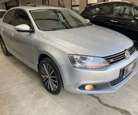 VOLKSWAGEN JETTA 2.0 TSI HIGHLINE 211 CAVALOS 2014