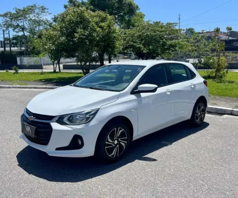 Chevrolet Onix HATCH LT 1.0 12V Flex 5p Mec.  - Branca - 2023/2024