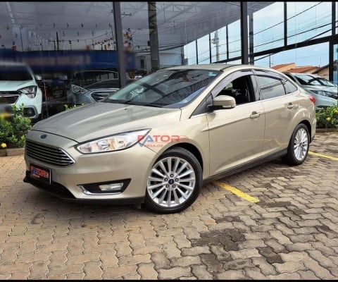 Ford Focus Fastback TIT./T.PLUS 2.0 Flex Aut.  - Prata - 2015/2016