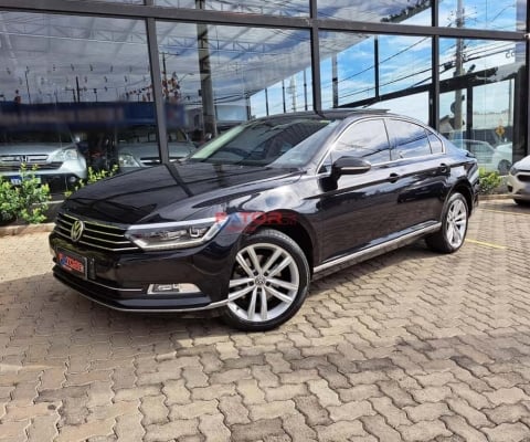 Volkswagen Passat Highline 2.0 TSI 220cv Tip.  - Preta - 2018/2019