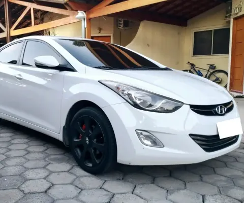 Hyundai Elantra GLS 1.8 Automático 2013 Branco - Motor e Câmbio Excelentes, 4 Pneus Novíssimos e Rev
