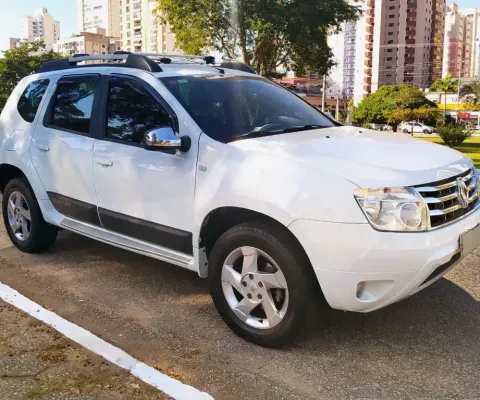 Renault Duster Dynamique 2.0 Flex Automática 2015 Branca - Revisada, Histórico de Revisões e Pneus E