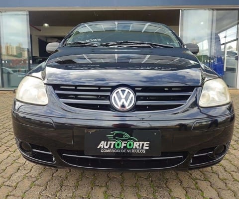Volkswagen Fox 1.6 PLUS - Preta - 2006/2006