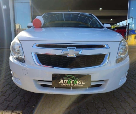 Chevrolet Cobalt 1.4 LT - Branca - 2014/2015