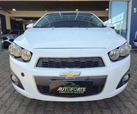 Chevrolet Sonic LTZ HB AT 1.6 - Branca - 2013/2014