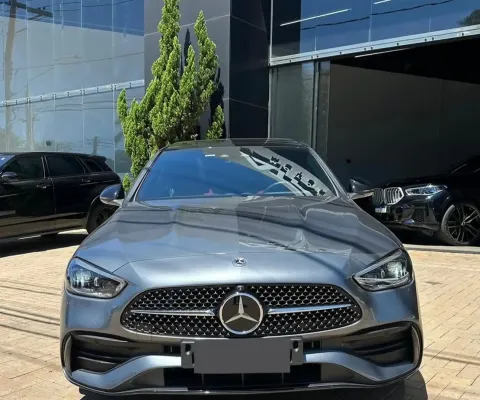 MB C300 AMG LINE 2024 HÍBRIDA 285cv Cinza Selenite - Único Dono - Novo