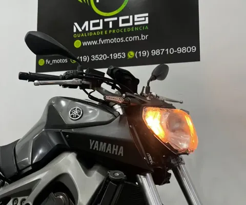 YAMAHA MT-09 CINZA 2015